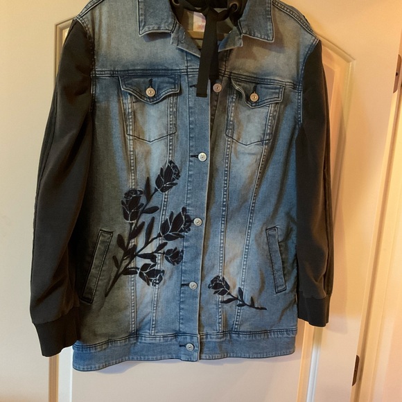 Jean jacket, one of a kind - Picture 1 of 9